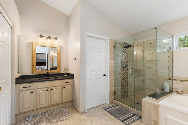 2221 Somerset Lane, Mundelein, IL 60060
