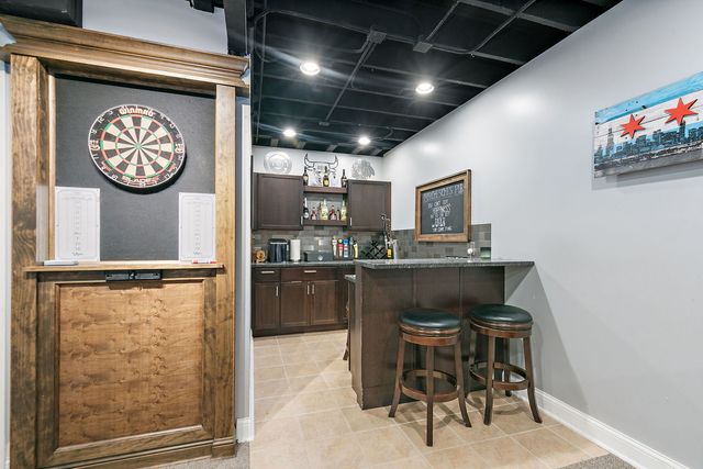 2221 Somerset Lane, Mundelein, IL 60060