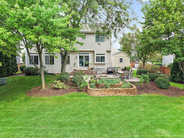 2221 Somerset Lane, Mundelein, IL 60060