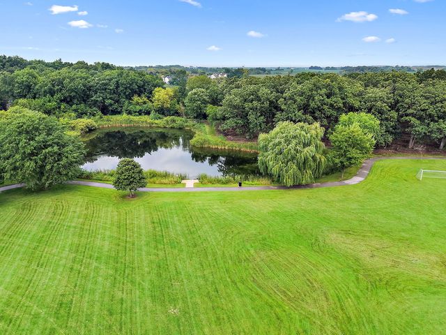 2221 Somerset Lane, Mundelein, IL 60060