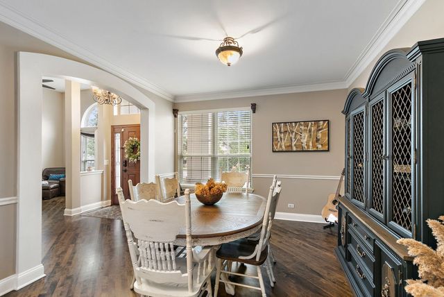 2221 Somerset Lane, Mundelein, IL 60060