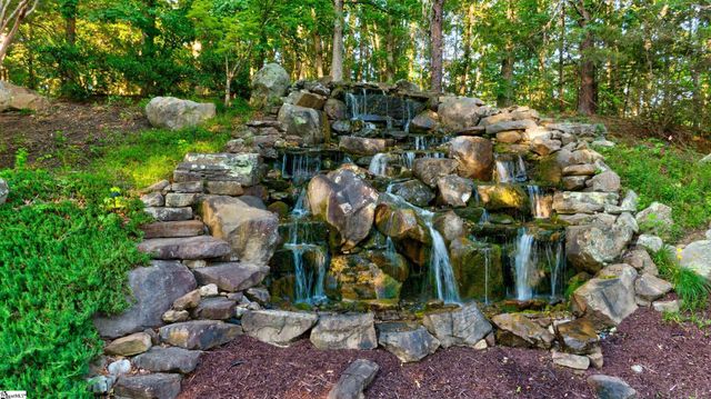6 Black Bear Trail, Taylors, SC 29687