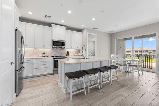 2609 Seychelles CIR 1608, Naples, FL 34112