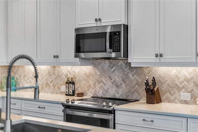 2609 Seychelles CIR 1608, Naples, FL 34112