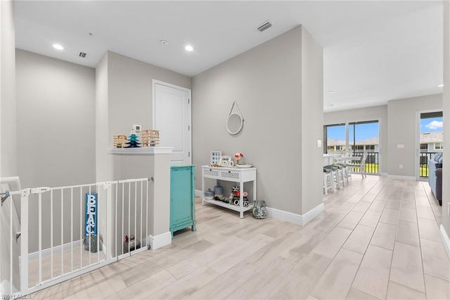 2609 Seychelles CIR 1608, Naples, FL 34112