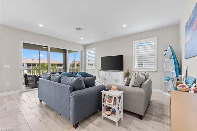 2609 Seychelles CIR 1608, Naples, FL 34112