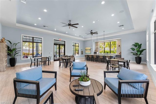 2609 Seychelles CIR 1608, Naples, FL 34112