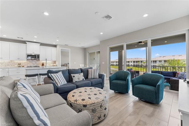 2609 Seychelles CIR 1608, Naples, FL 34112