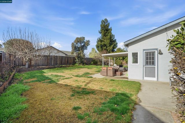 168 Glacier Dr, Livermore, CA 94551