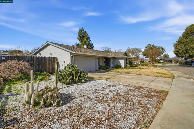 168 Glacier Dr, Livermore, CA 94551