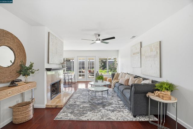 168 Glacier Dr, Livermore, CA 94551