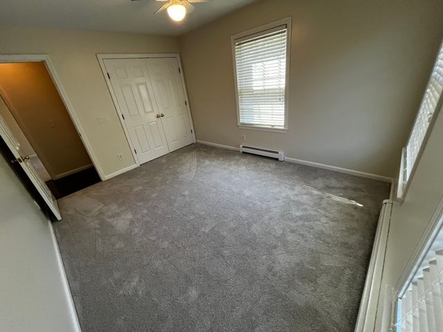 8 Pinewood Rd, Amesbury, MA 01913