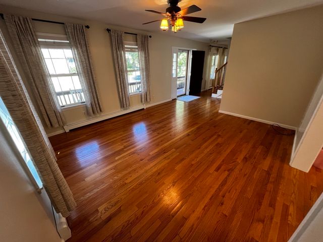 8 Pinewood Rd, Amesbury, MA 01913