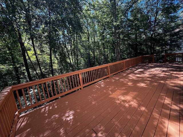 8 Pinewood Rd, Amesbury, MA 01913