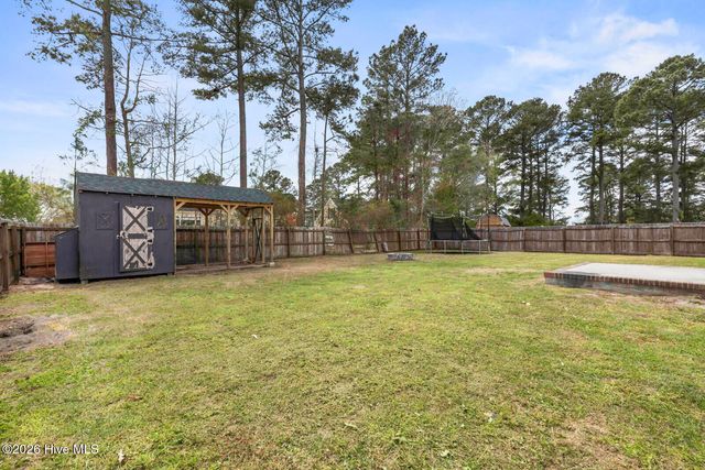 321 Holly Grove Court W, Jacksonville, NC 28540