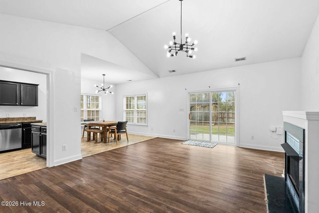 321 Holly Grove Court W, Jacksonville, NC 28540