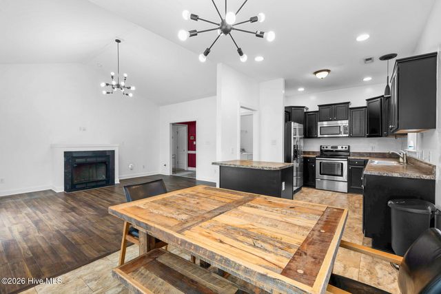 321 Holly Grove Court W, Jacksonville, NC 28540