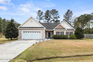 321 Holly Grove Court W, Jacksonville, NC 28540