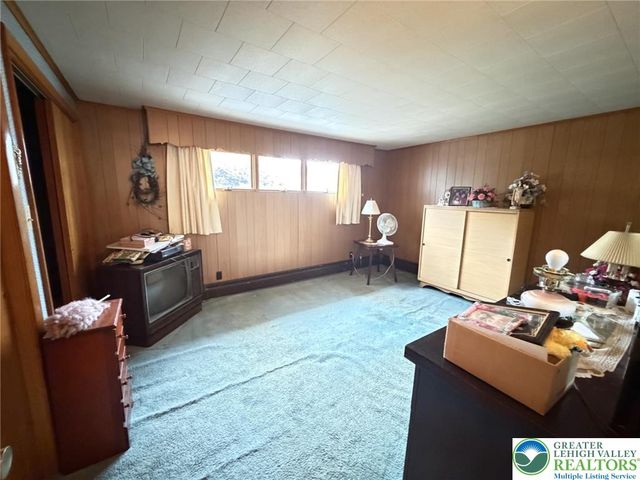 45 West Holland Street, Summit Hill Boro, PA 18250
