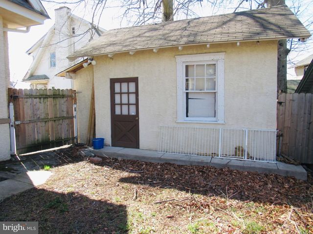 306 S STATE RD, Upper Darby, PA 19082