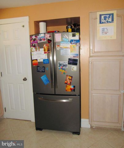 306 S STATE RD, Upper Darby, PA 19082