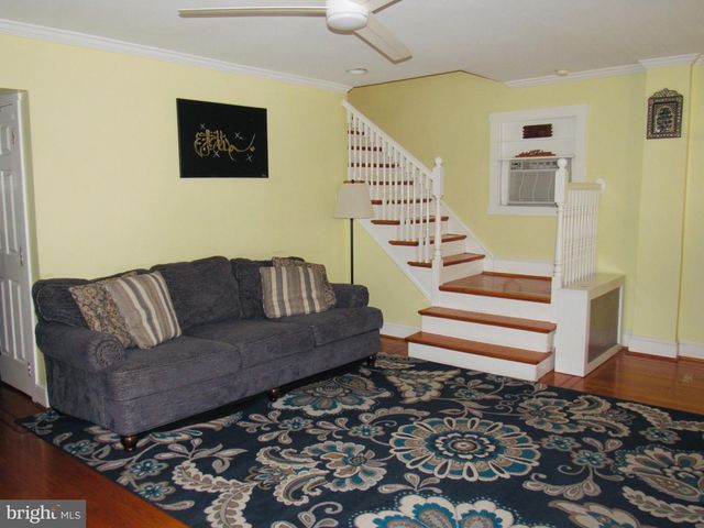 306 S STATE RD, Upper Darby, PA 19082