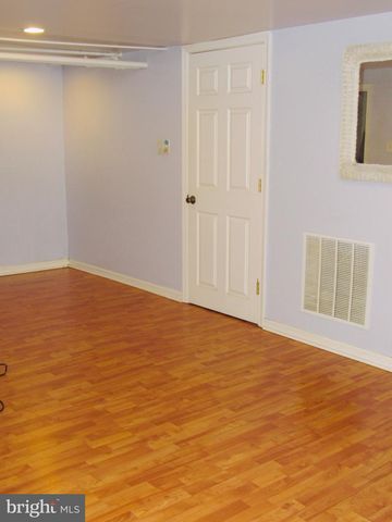 306 S STATE RD, Upper Darby, PA 19082