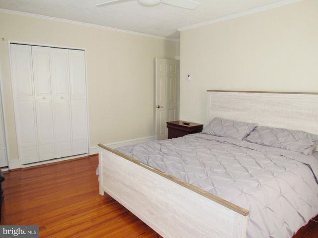 306 S STATE RD, Upper Darby, PA 19082