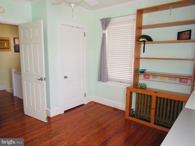 306 S STATE RD, Upper Darby, PA 19082