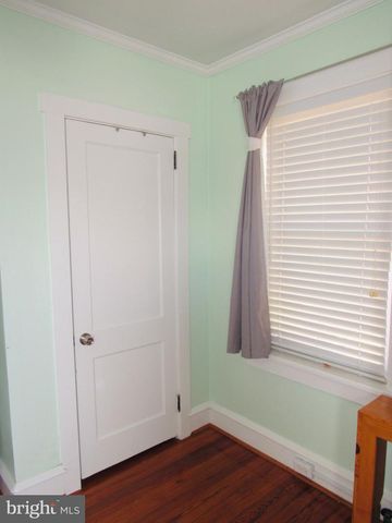 306 S STATE RD, Upper Darby, PA 19082