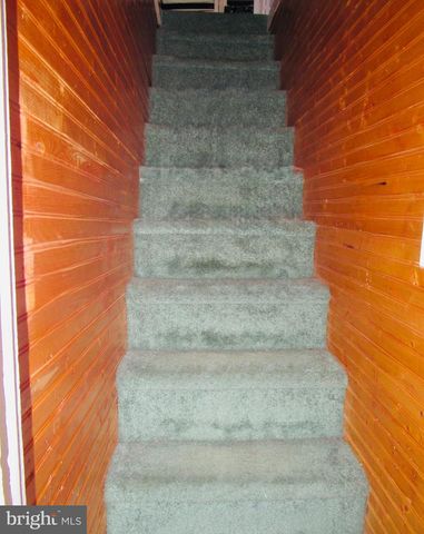 306 S STATE RD, Upper Darby, PA 19082