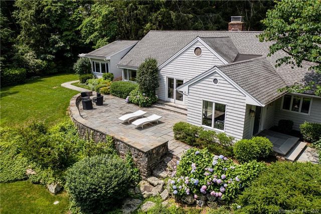 117 Tobys Lane, New Canaan, CT 06840