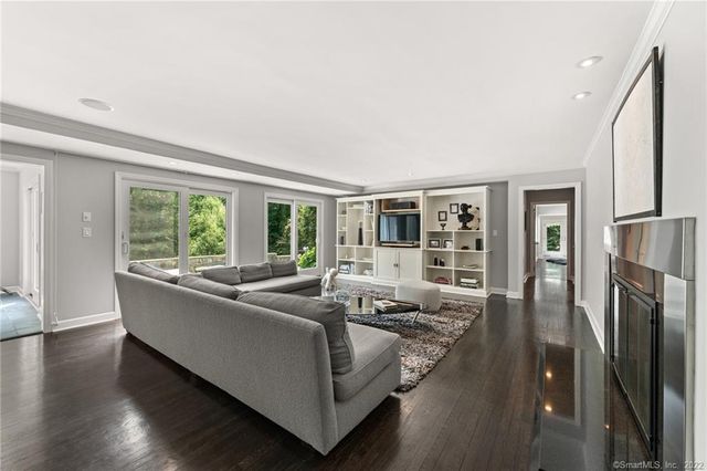 117 Tobys Lane, New Canaan, CT 06840