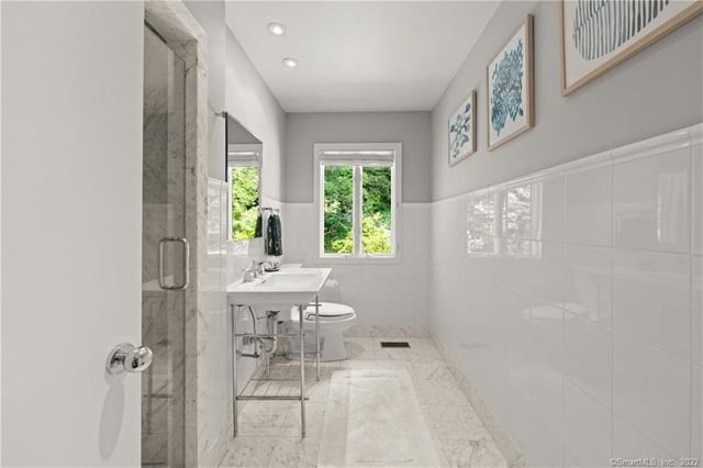 117 Tobys Lane, New Canaan, CT 06840