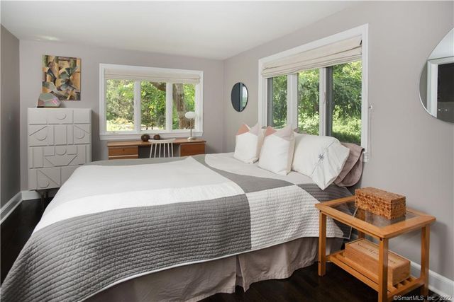 117 Tobys Lane, New Canaan, CT 06840