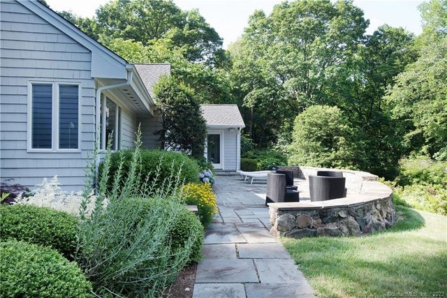 117 Tobys Lane, New Canaan, CT 06840