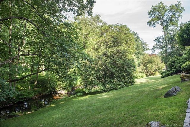 117 Tobys Lane, New Canaan, CT 06840