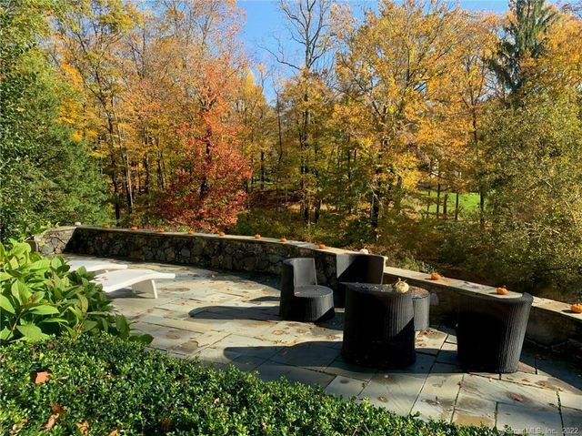 117 Tobys Lane, New Canaan, CT 06840