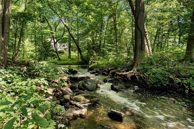 117 Tobys Lane, New Canaan, CT 06840