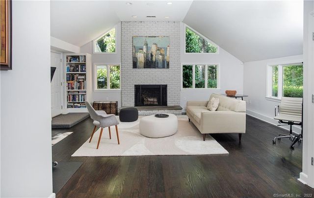 117 Tobys Lane, New Canaan, CT 06840