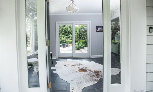 117 Tobys Lane, New Canaan, CT 06840