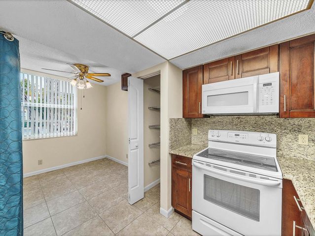 7 Willowbrook Lane 101, Delray Beach, FL 33446