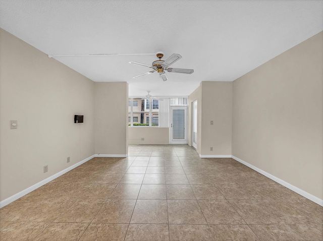 7 Willowbrook Lane 101, Delray Beach, FL 33446