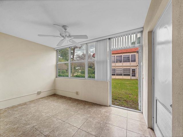 7 Willowbrook Lane 101, Delray Beach, FL 33446