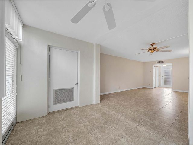7 Willowbrook Lane 101, Delray Beach, FL 33446