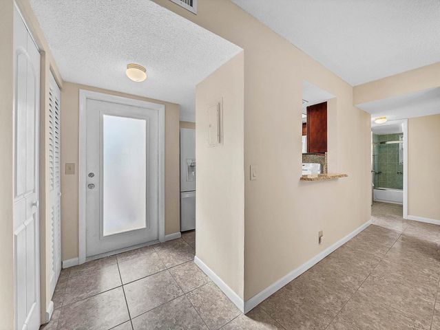 7 Willowbrook Lane 101, Delray Beach, FL 33446