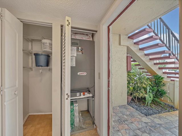 7 Willowbrook Lane 101, Delray Beach, FL 33446