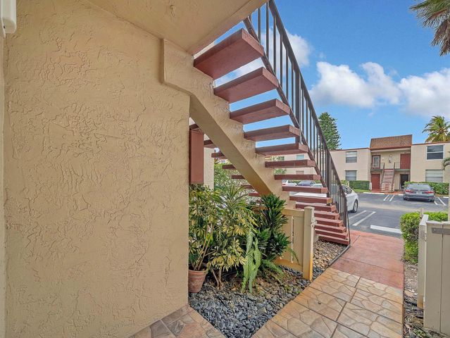 7 Willowbrook Lane 101, Delray Beach, FL 33446