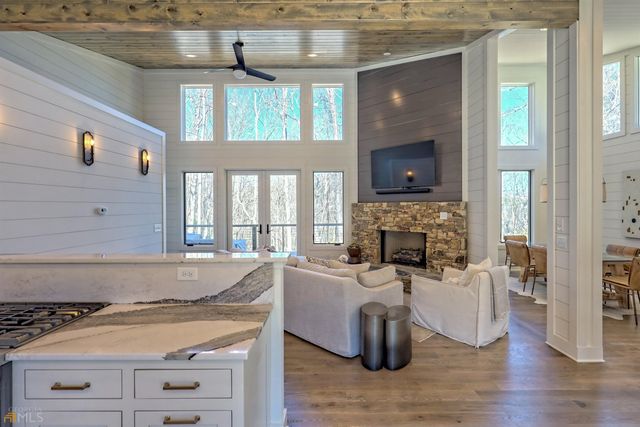 132 Summit Ridge Drive, Clarkesville, GA 30523