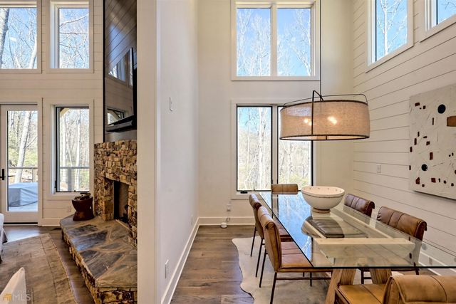 132 Summit Ridge Drive, Clarkesville, GA 30523